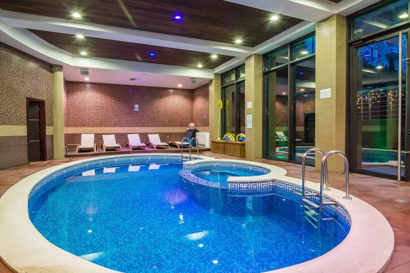 Best Western Plus Olives City Hotel - Free Pool & Parking - Image 1