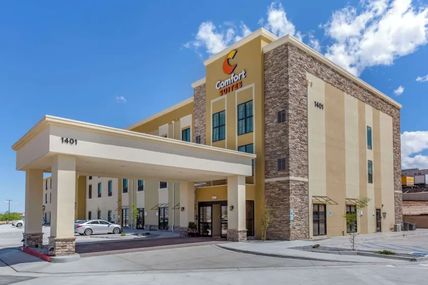 Comfort Suites Albuquerque Airport - Image 1