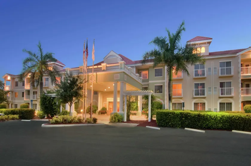 DoubleTree Suites by Hilton Naples - Image 1