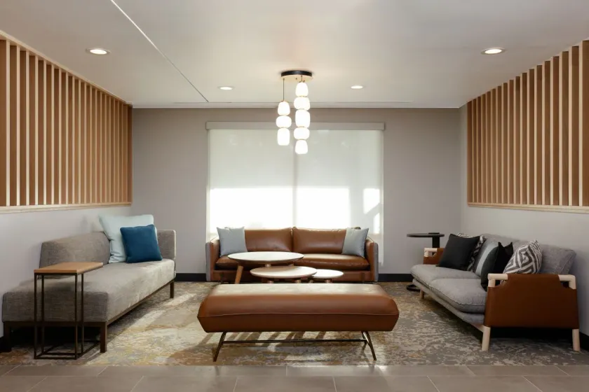 Towneplace Suites By Marriott Tracy - Coin salon dans le hall