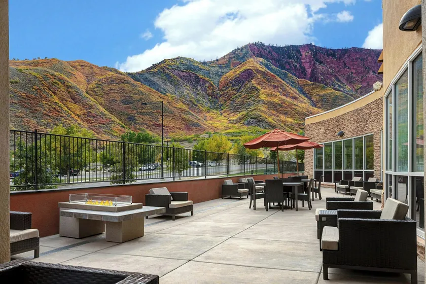Courtyard by Marriott Glenwood Springs - Image 1