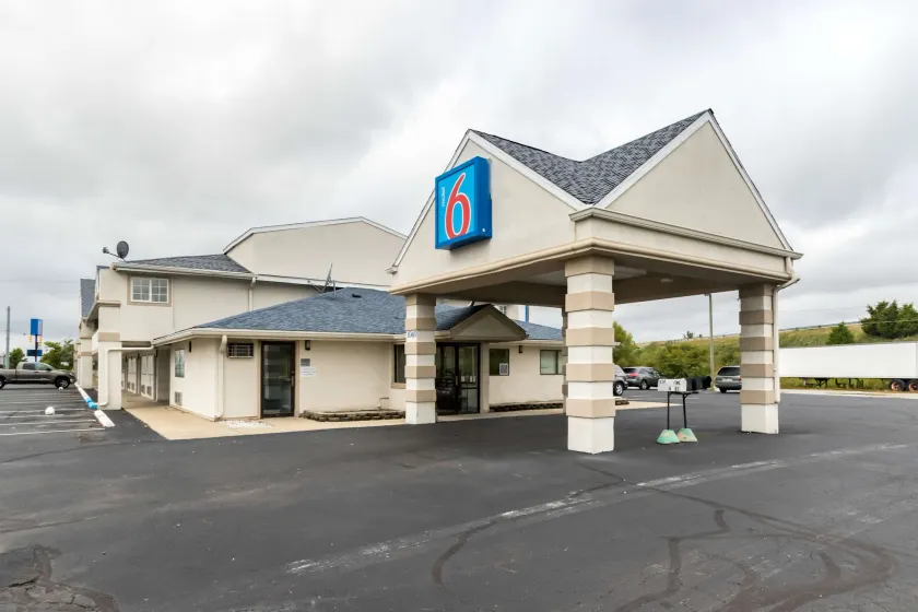 Motel 6-Crawfordsville, IN - Image 1
