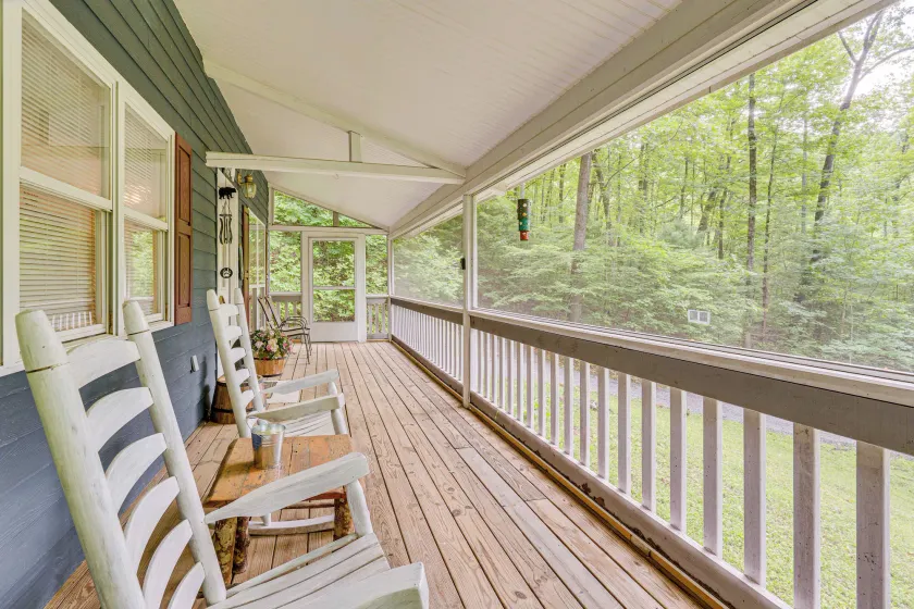 Secluded Cabin w/ Porch - 7 Miles to Lake Chatuge! - Image 1