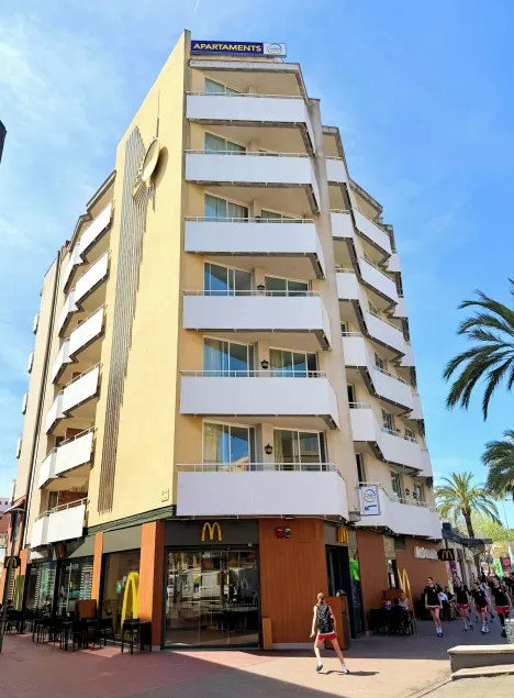 Apartments Lloret Sun - Image 1
