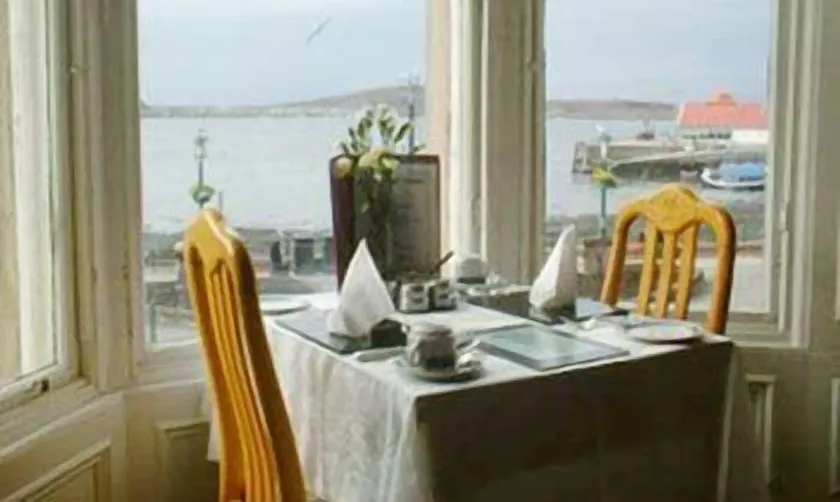 Palace Hotel - Small Hotel - Image 1