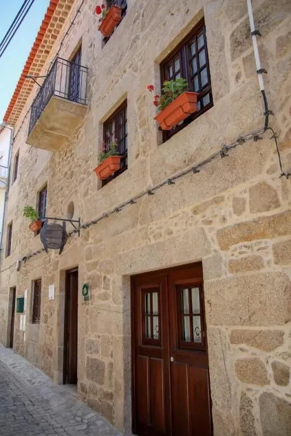 Casa d'Acha - Image 1