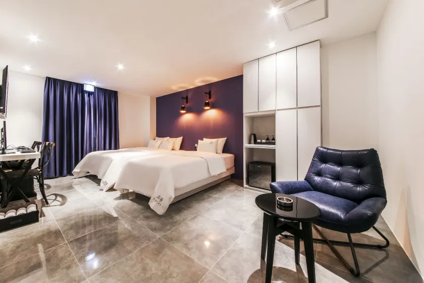SOYU Hotel - Image 1