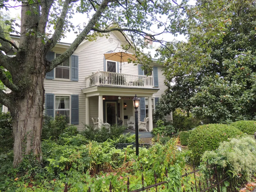 1868 Magnolia House Inn - Image 1