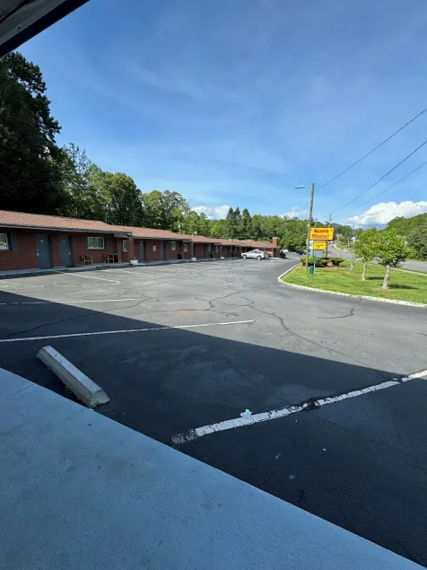 Acorn Motel - Image 1