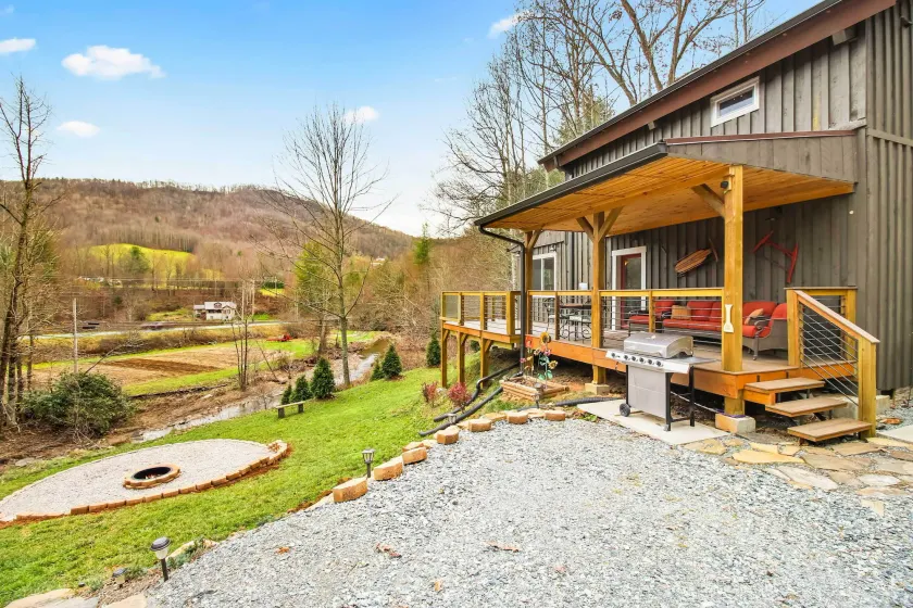 'the Nuthouse on Squirrel Creek': Ski, Hike & Fish - Image 1
