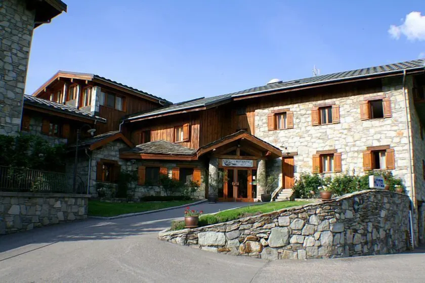 Hotel Autantic - Image 1