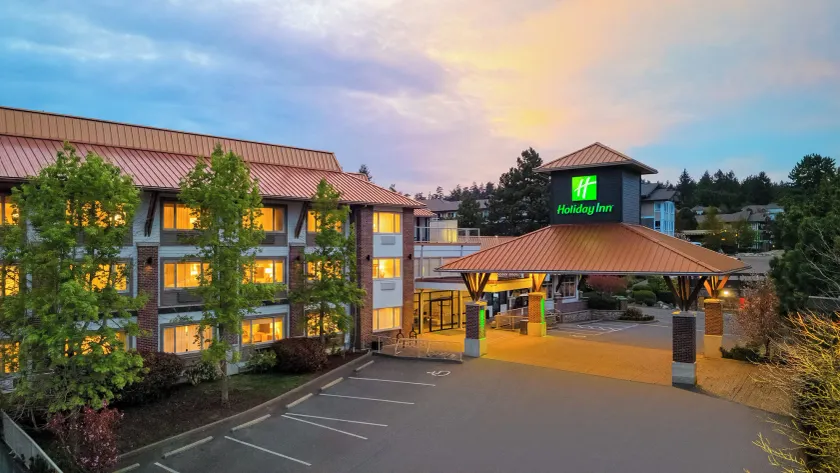 Holiday Inn Victoria - Elk Lake by IHG - Image 1