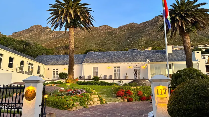 Manor on the Bay - Image 1