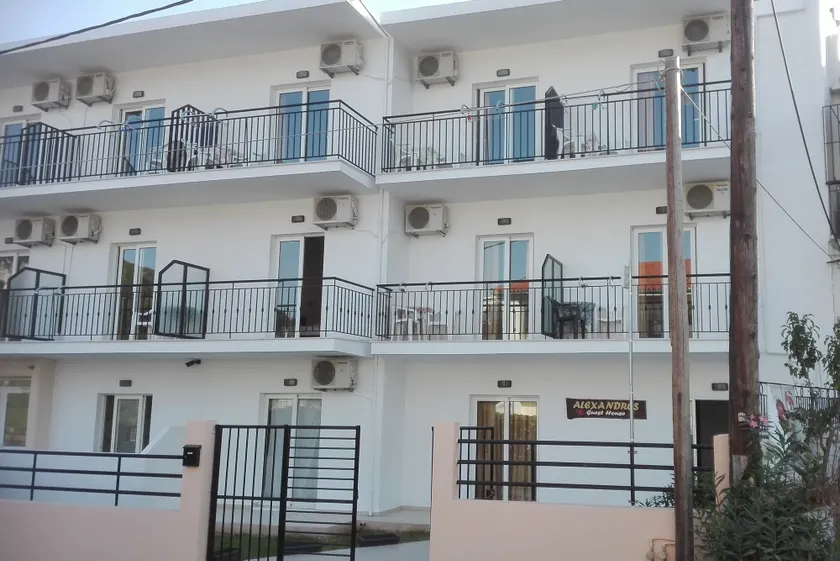 Alexandros Guest House - Image 1