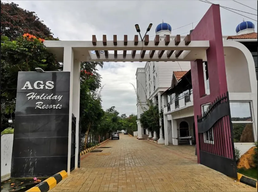 AGS HOLIDAY RESORTS - Image 1