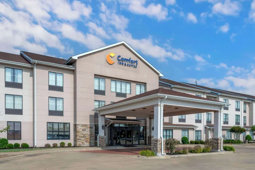 Comfort Inn & Suites Blytheville - Image 1