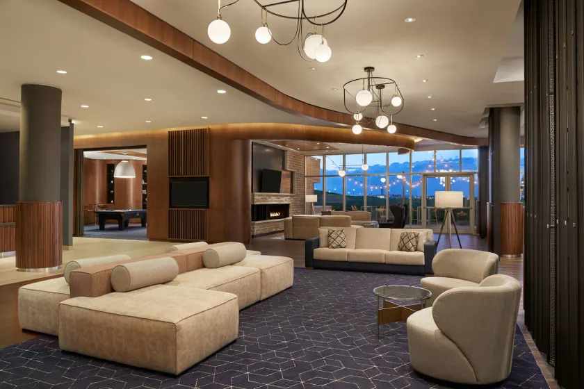 Courtyard by Marriott Calgary Airport - Image 1