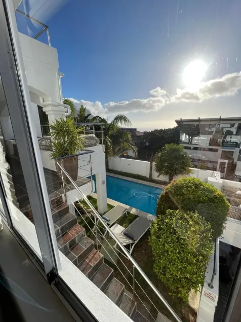 Apartment with sea view - Image 1
