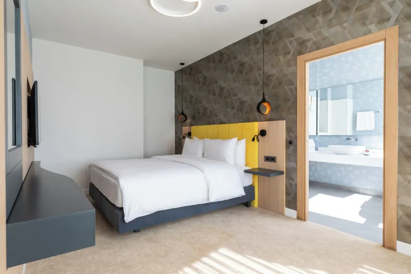 Ramada by Wyndham Slatina Parc - Image 1