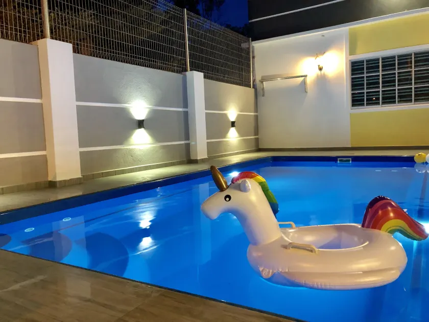 H&H 1 Guest House - Image 1