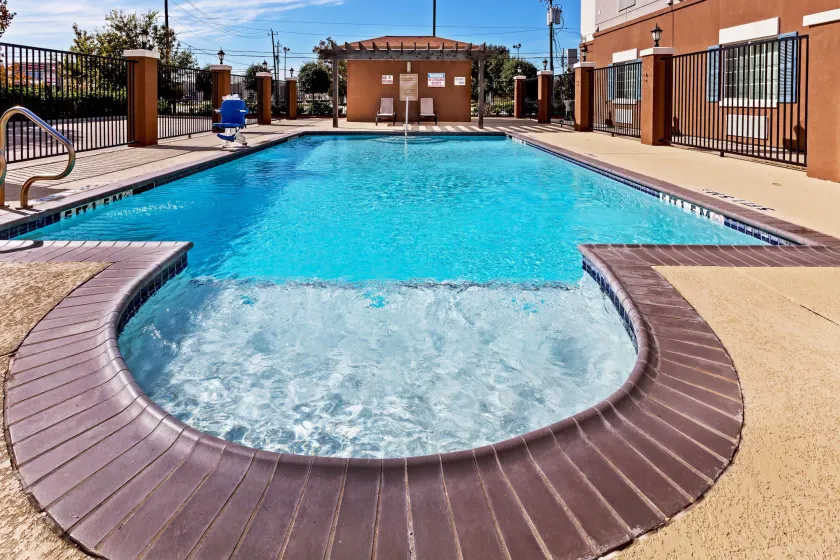 Candlewood Suites Baytown by IHG - Image 1