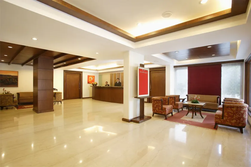 Hotel Express Residency Vadodara - Interior entrance