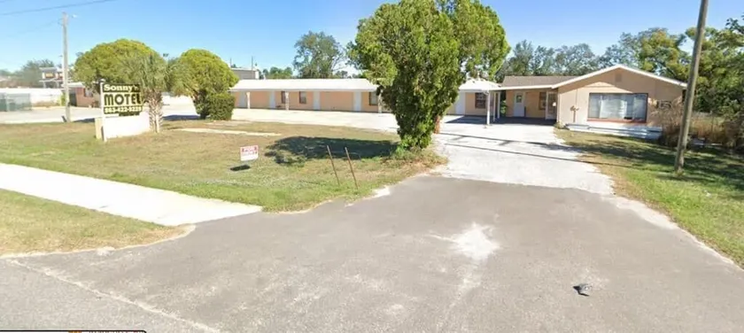 Sonnys Motel - Image 1