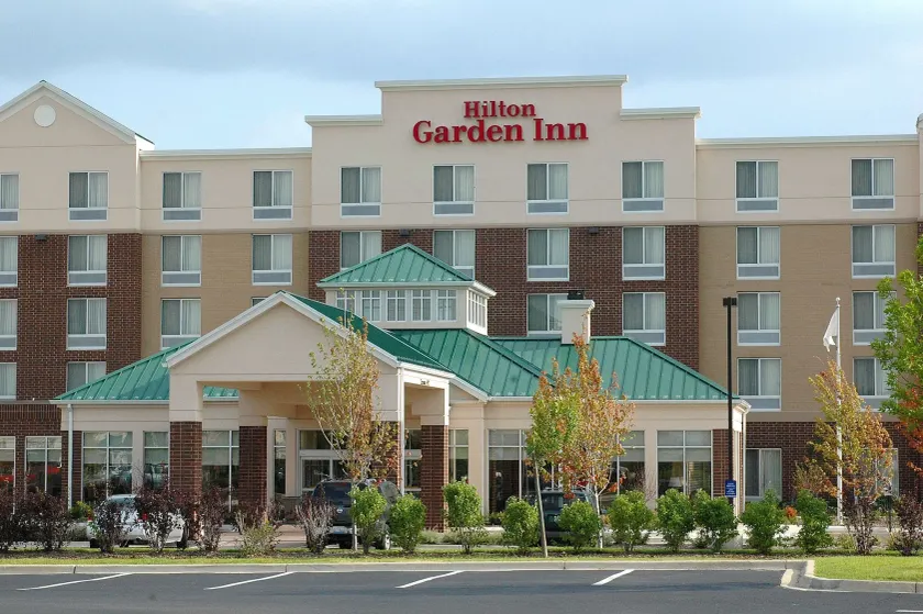 Hilton Garden Inn Naperville/Warrenville - Image 1