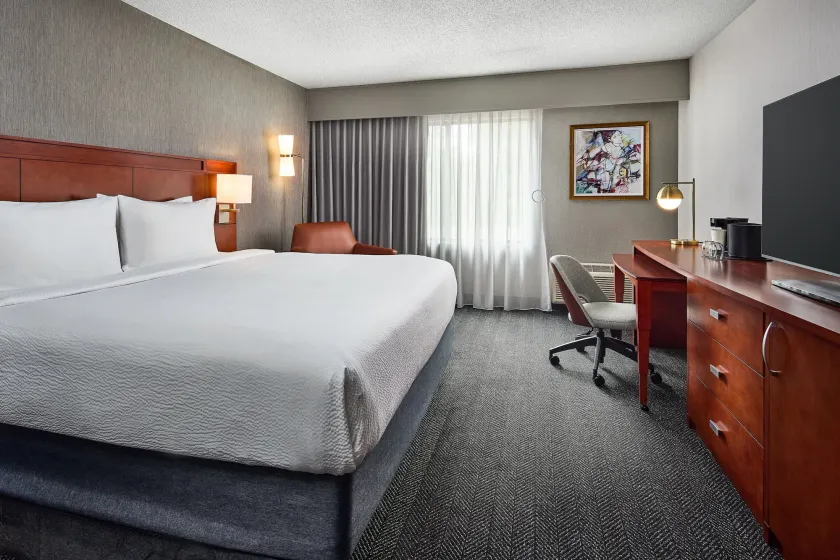 Courtyard by Marriott Fort Collins - Image 1