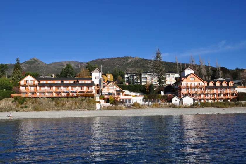 Hosteria Del Lago - Image 1