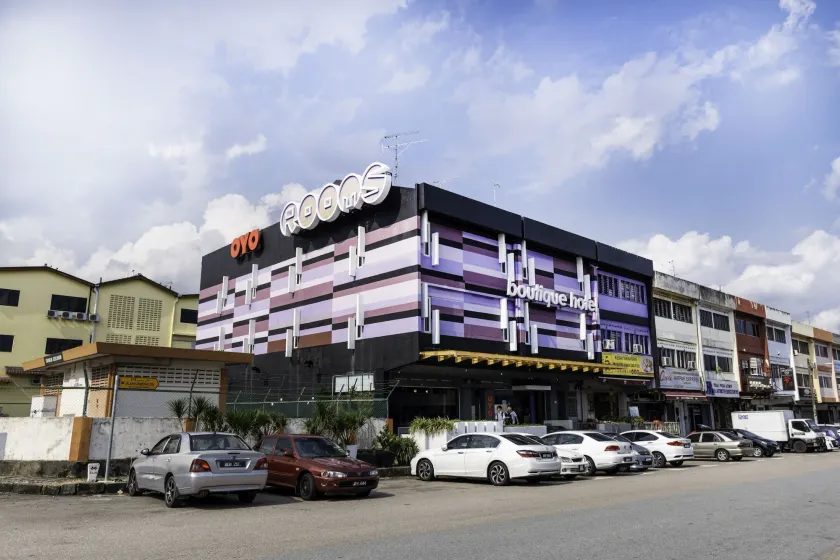Hotel O Rooms Boutique Hotel - Image 1