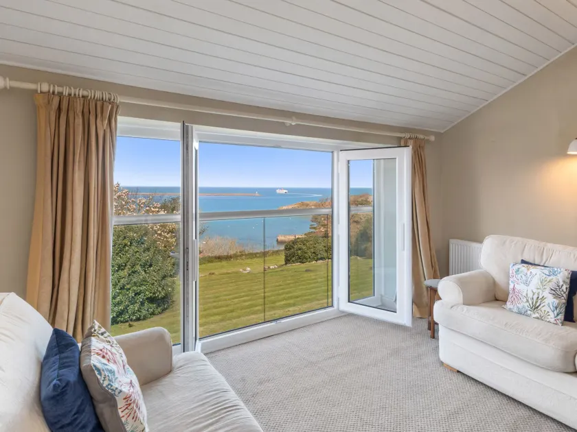 Rock House, FISHGUARD - Image 1