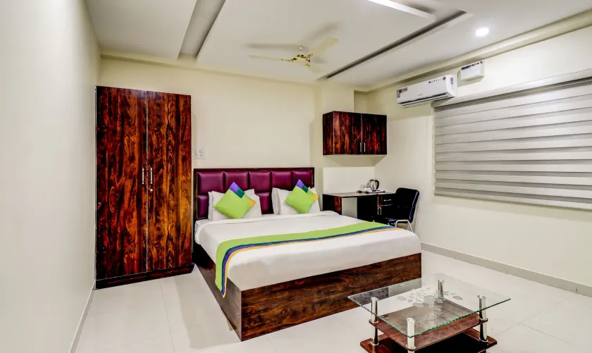 Itsy Hotels Kozy Rooms - Image 1