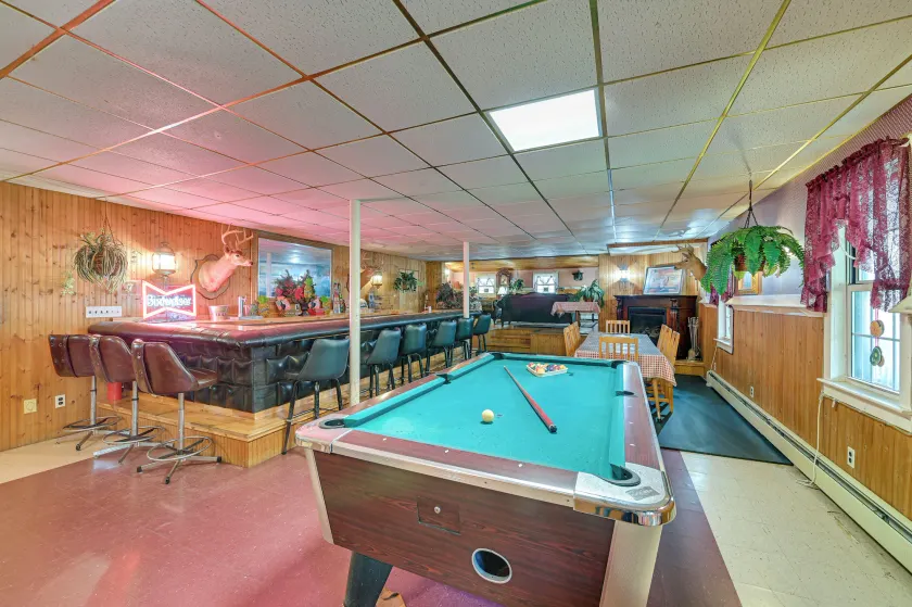 Lanesville Home w/ Pool Table, Bar & Deck! - Image 1