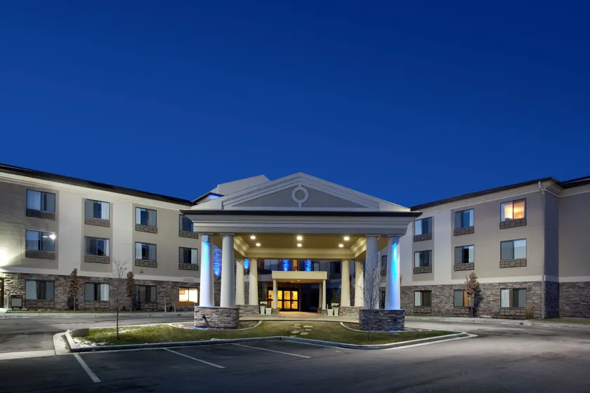 Holiday Inn Express Airport East by IHG - Image 1
