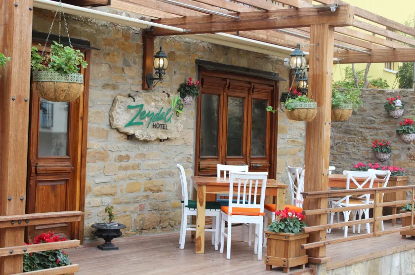 Zeydali Hotel - Image 1