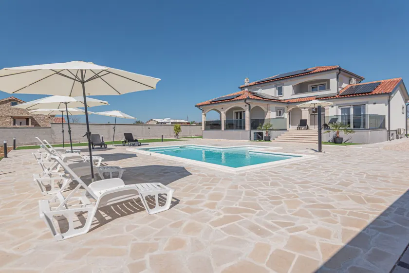 Villa Sandra ZadarVillas - Image 1