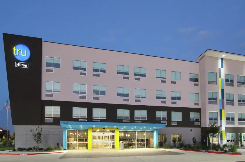 Tru by Hilton Bryan College Station - Image 1