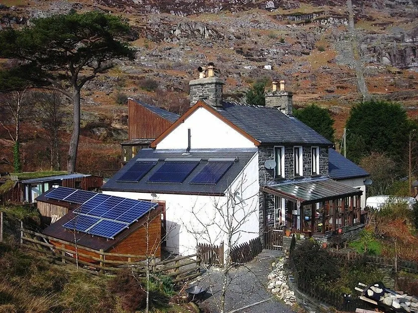 Bryn Elltyd Eco House - Image 1