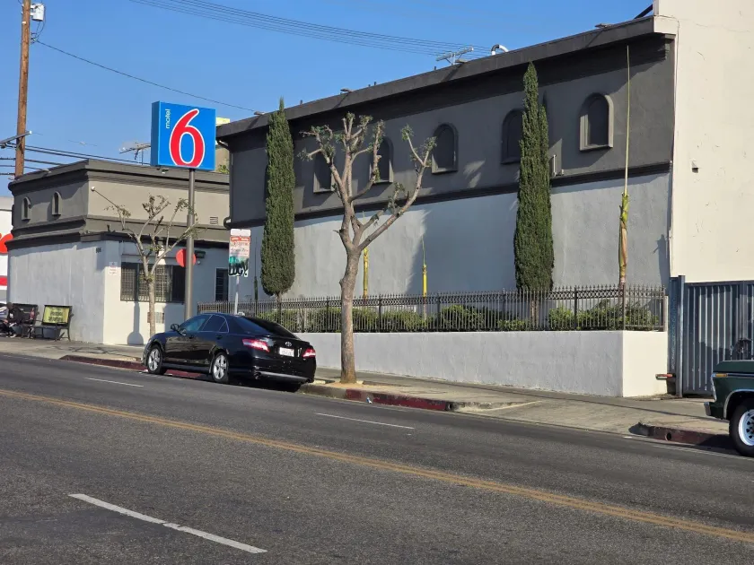 Motel 6 Los Angeles, CA - Downtown - Image 1
