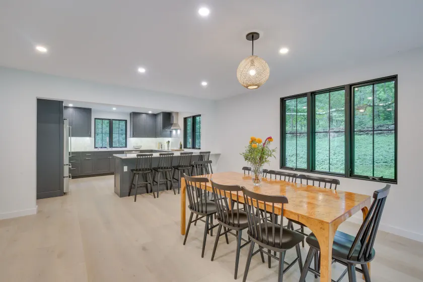 Modern Sharon Farmhouse: Spacious, Patio, Views - Image 1