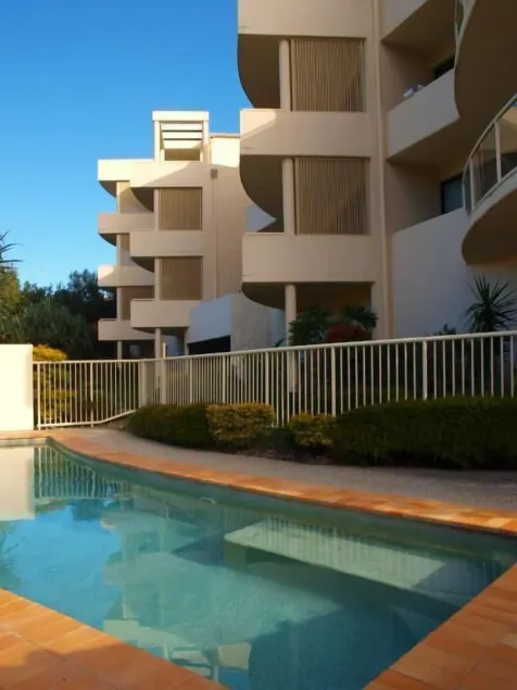 Costa Bella Apartments - Image 1