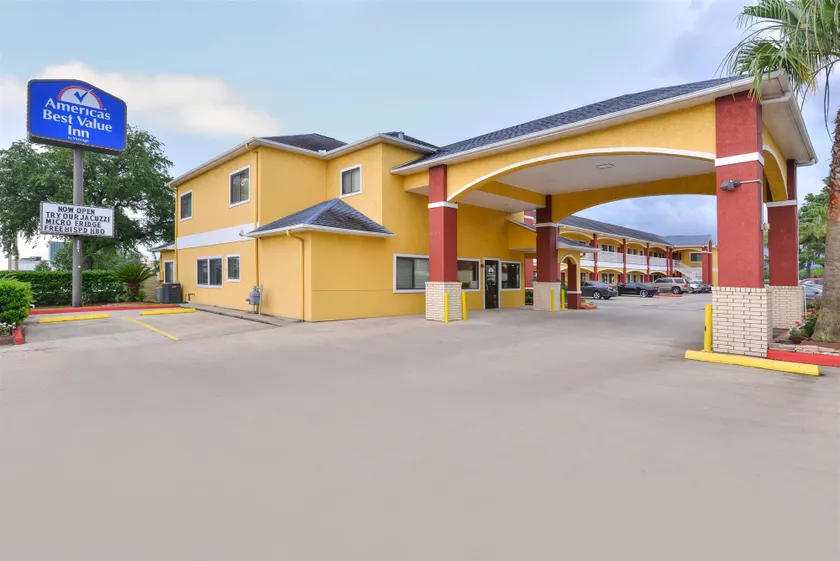 Americas Best Value Inn-Baytown - Image 1