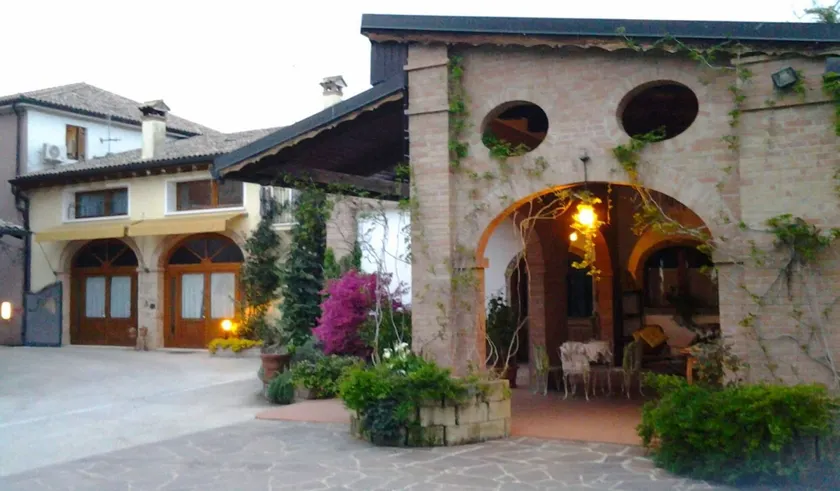 Agriturismo MELO IN FIORE con camere e colazioni nella zona del Prosecco DOCG Asolo - Image 1