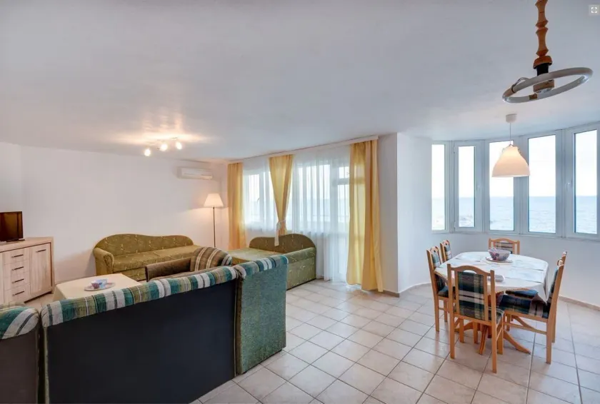 Panorama Chantall-izby,apartmány s výhľadom na more - Image 1