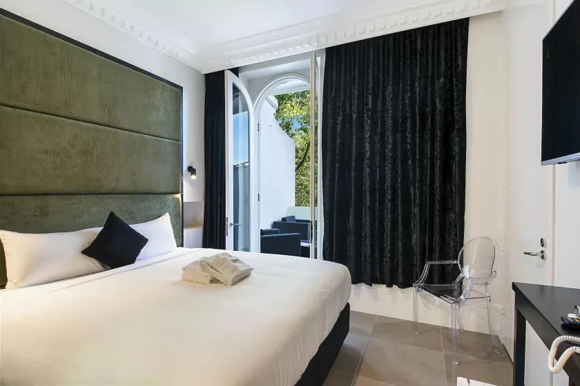 Sydney Boutique Hotel - Image 1