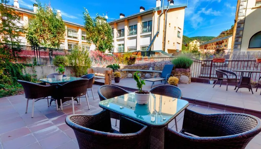 Hotel Flor De Neu - Image 1