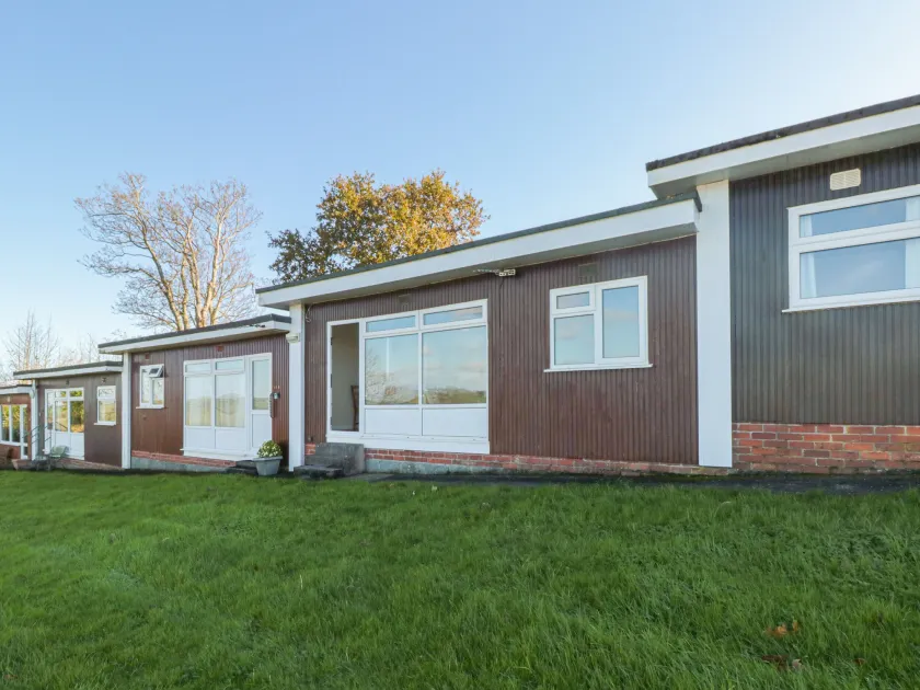 304 Norton Park - Image 1