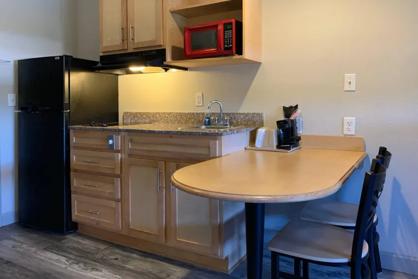 Suburban Studios near Panama City Beach - Image 1
