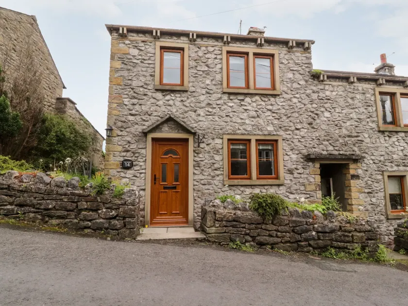 Top House - Image 1